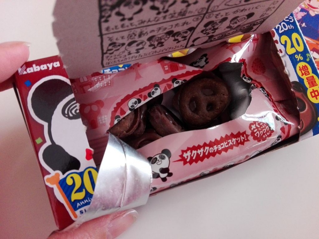 20-TokyoTreat-Japanese-Candy-Box